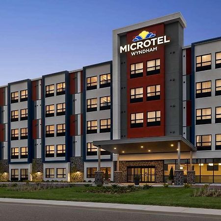 Microtel Inn & Suites Montreal Airport-Dorval Qc Exterior photo