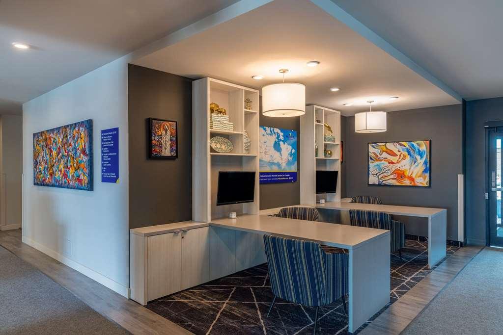 Microtel Inn & Suites Montreal Airport-Dorval Qc Interior photo